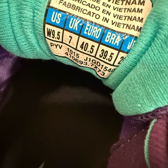 Mizuno Women's Purple and Teal Athletic Shoes - Picture 3 of 3